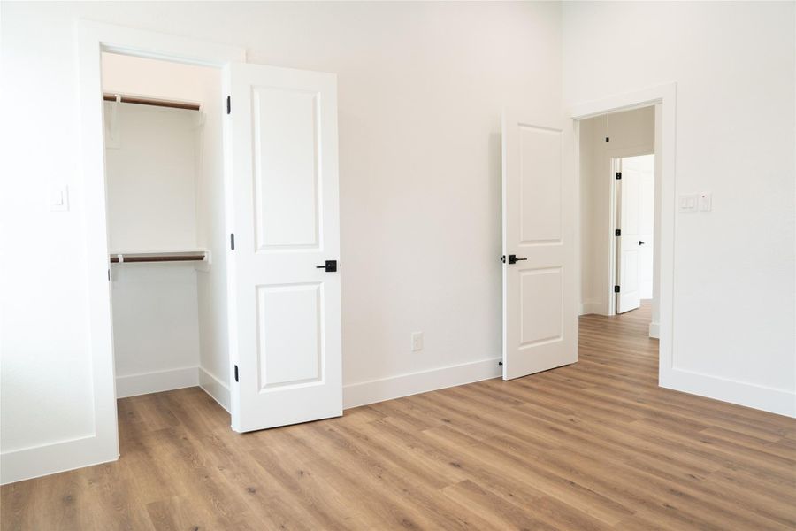 Spacious, unfurnished interior of a new home in , Houston (Image 13).
