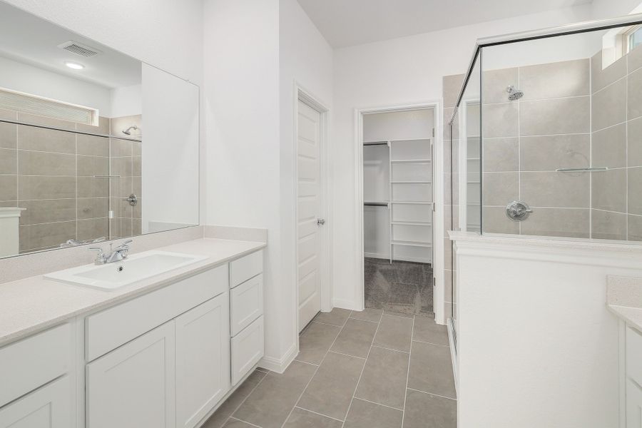 Furnished interior view inside a new home in Trinity Ranch, Elgin (Image 11).