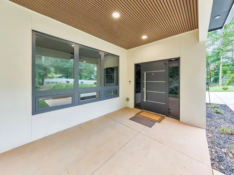 Exterior details and patio area of a home in , Tucker (Image 2).