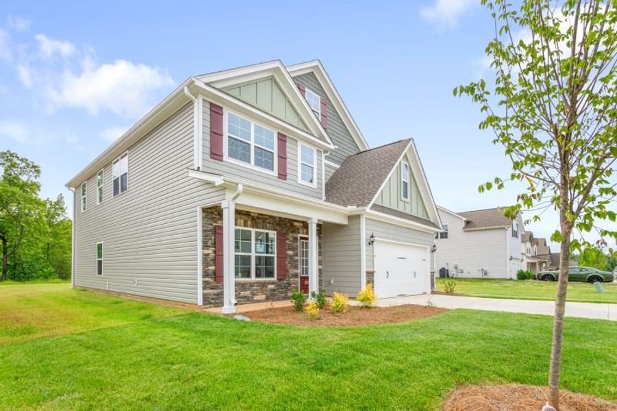 Representative exterior photo of a completed home built from the Jamestown by Keystone Homes NC in Royal Pines, Trinity, NC (Image 36). Representative exterior photo of a completed home built from the Jamestown by Keystone Homes NC in Royal Pines, Trinity, NC (Image 36).