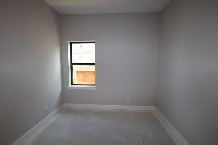 Spacious, unfurnished interior of a new home in The Meadows at Imperial Oaks, Conroe (Image 25).