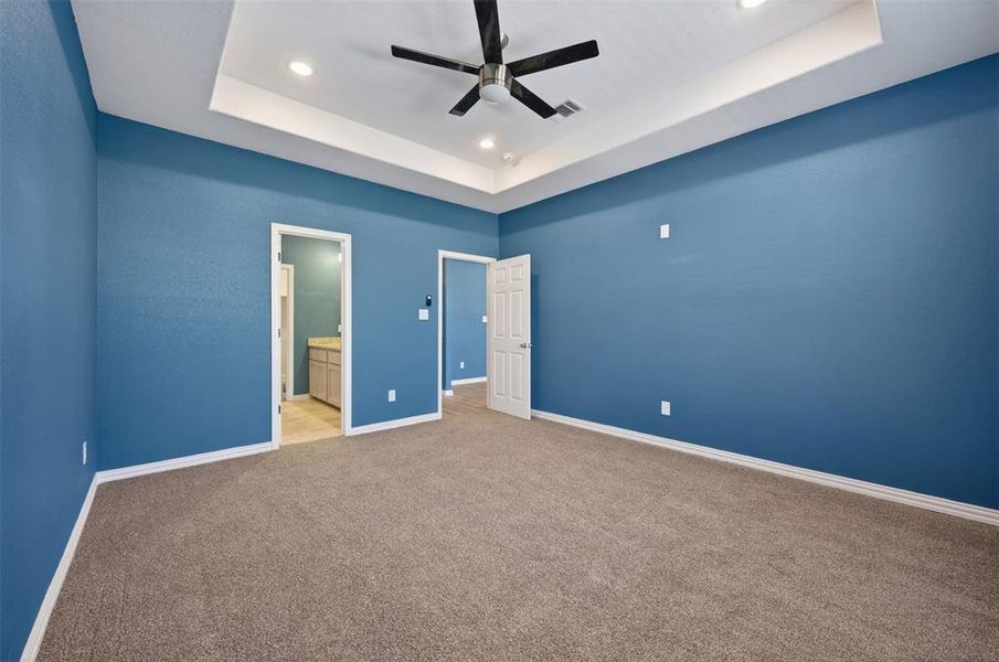 Spacious, unfurnished interior of a new home in , Cleburne (Image 11).