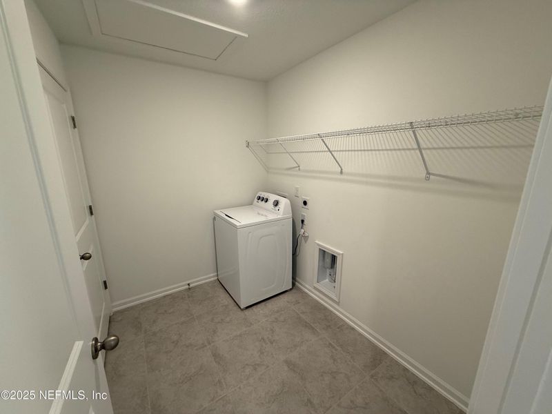 Spacious, unfurnished interior of a new home in Cedar Creek, Jacksonville (Image 8).