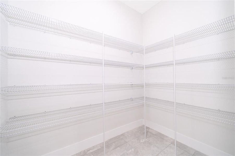 Spacious, unfurnished interior of a new home in , Kissimmee (Image 9).