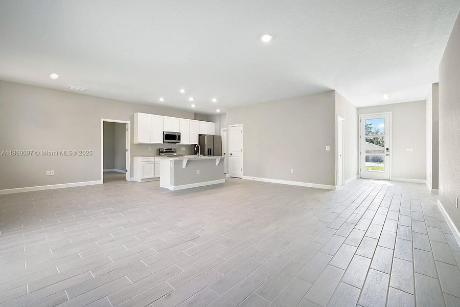 Spacious, unfurnished interior of a new home in Ocala, Ocala (Image 17).