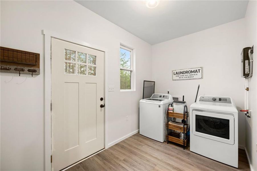 Furnished interior view inside a new home in , Dahlonega (Image 10).