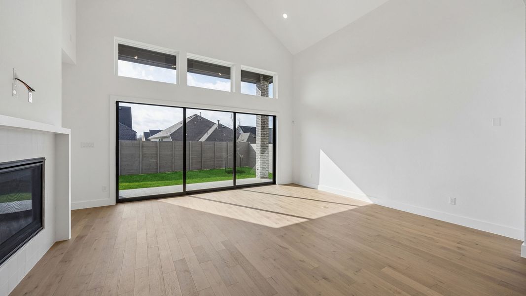 Spacious, unfurnished interior of a new home in Painted Tree 50' Series, McKinney (Image 14).