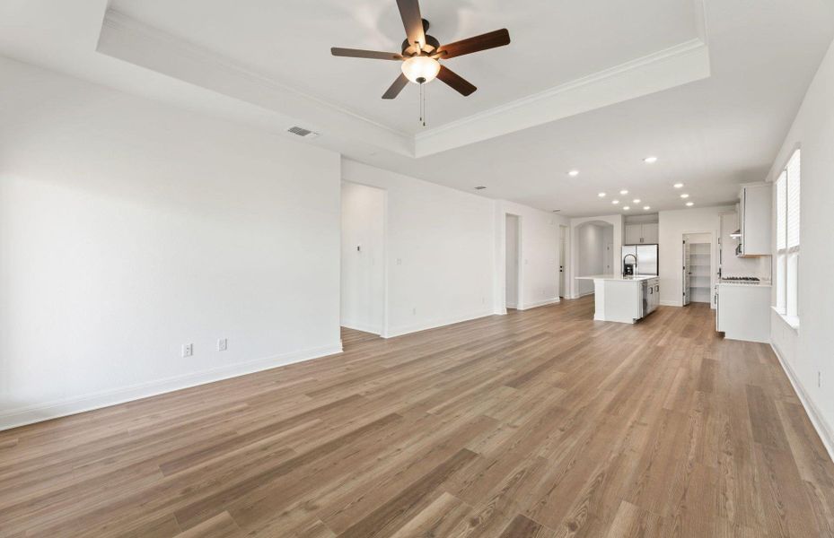 Spacious, unfurnished interior of a new home in Santa Rita Ranch, Liberty Hill (Image 14).