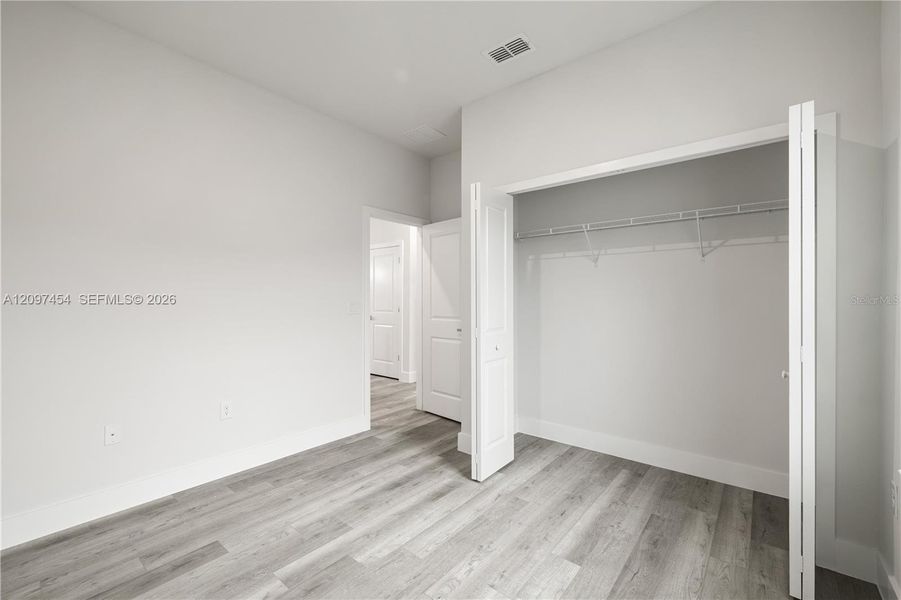 Spacious, unfurnished interior of a new home in , Ocala (Image 24).