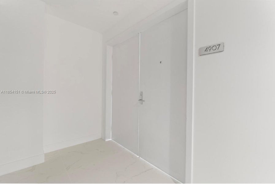 Spacious, unfurnished interior of a new home in , Miami (Image 27).