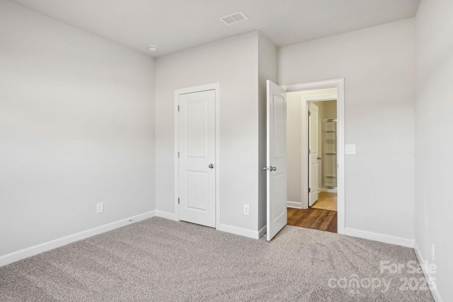 Spacious, unfurnished interior of a new home in Walnut Reserve, Conover (Image 17).