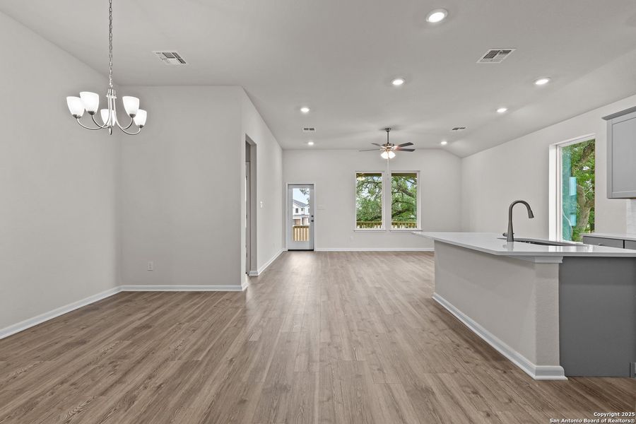 Spacious, unfurnished interior of a new home in Hunter's Ranch, San Antonio (Image 14). Spacious, unfurnished interior of a new home in Hunter's Ranch, San Antonio (Image 14).