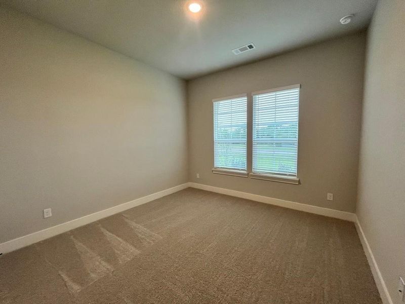 Spacious, unfurnished interior of a new home in Eagle Ridge Estates, Weatherford (Image 14).