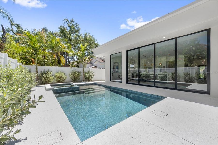 Exterior details and patio area of a home in , Bradenton (Image 28).