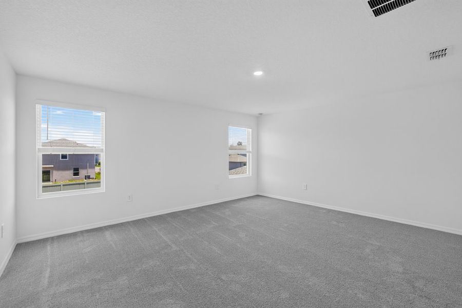Spacious, unfurnished interior of a new home in Palm Wind, Hudson (Image 13).
