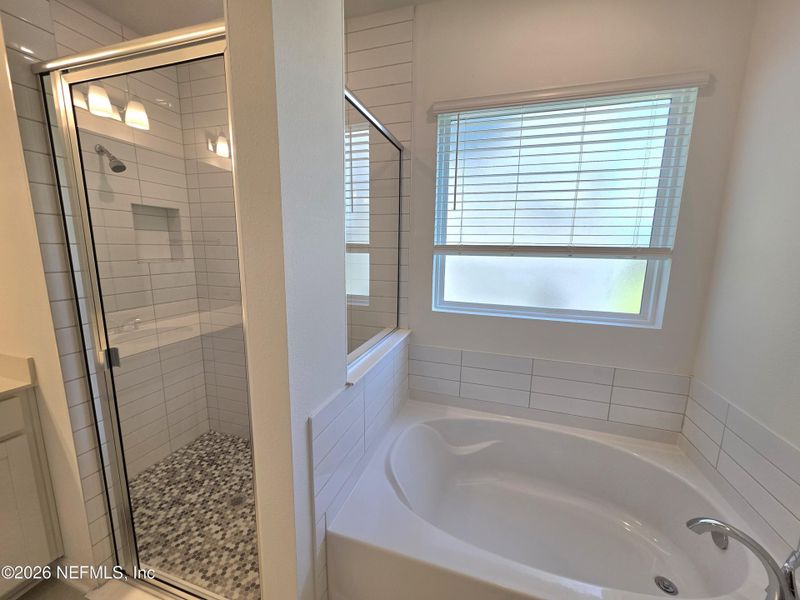 Close-up of interior finishes inside a home in Hyland Trail, Green Cove Springs (Image 10).