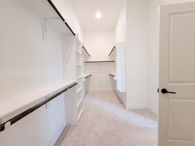 Spacious, unfurnished interior of a new home in , Midlothian (Image 14).