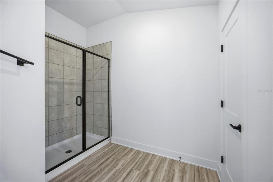 Spacious, unfurnished interior of a new home in Briarwood, Alachua (Image 23).