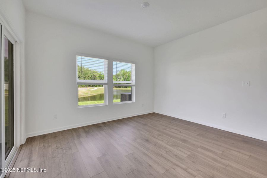 Spacious, unfurnished interior of a new home in Amberly, Green Cove Springs (Image 26).
