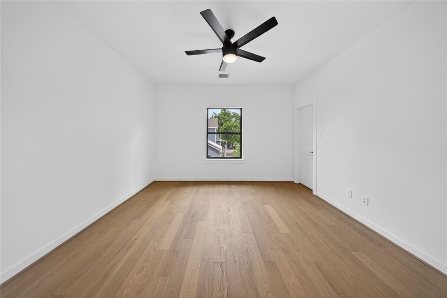 Spacious, unfurnished interior of a new home in , Houston (Image 20).