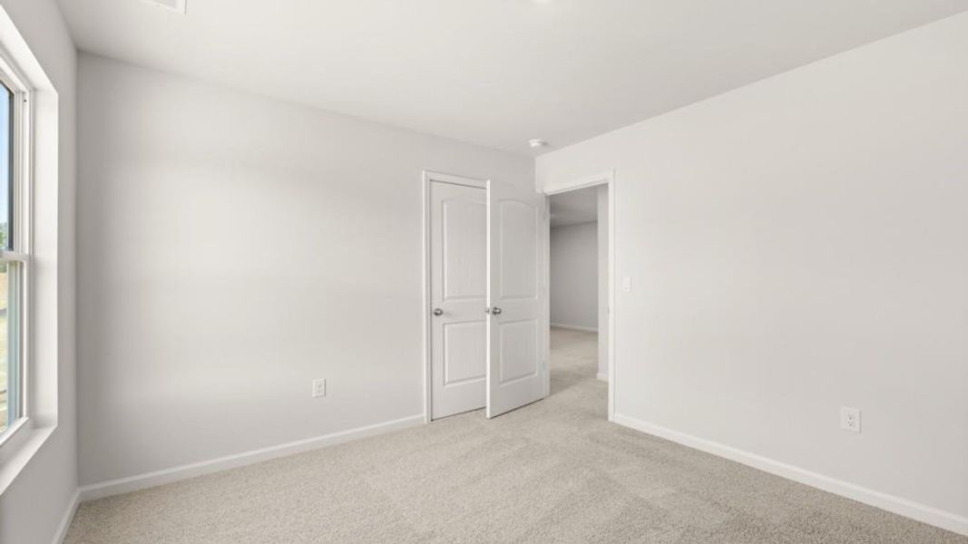 Spacious, unfurnished interior of a new home in Village at Pine Valley, Gainesville (Image 27).