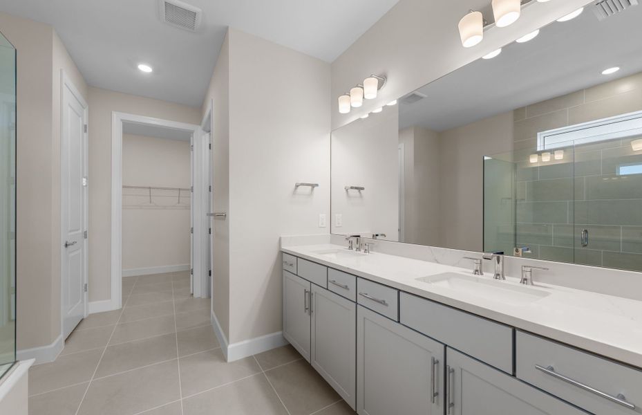 Furnished interior view inside a new home in Del Webb Oak Creek, North Fort Myers (Image 5).
