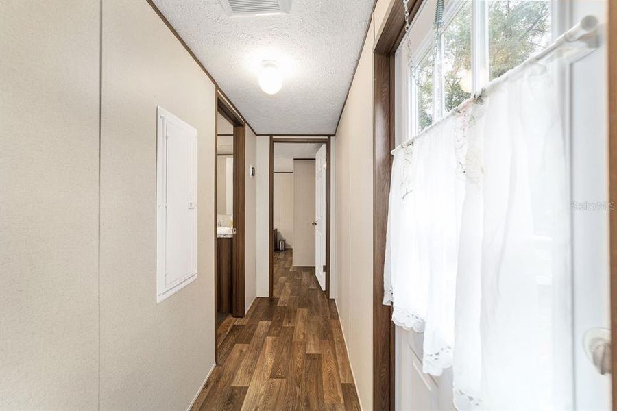 Spacious, unfurnished interior of a new home in , Ocala (Image 19).