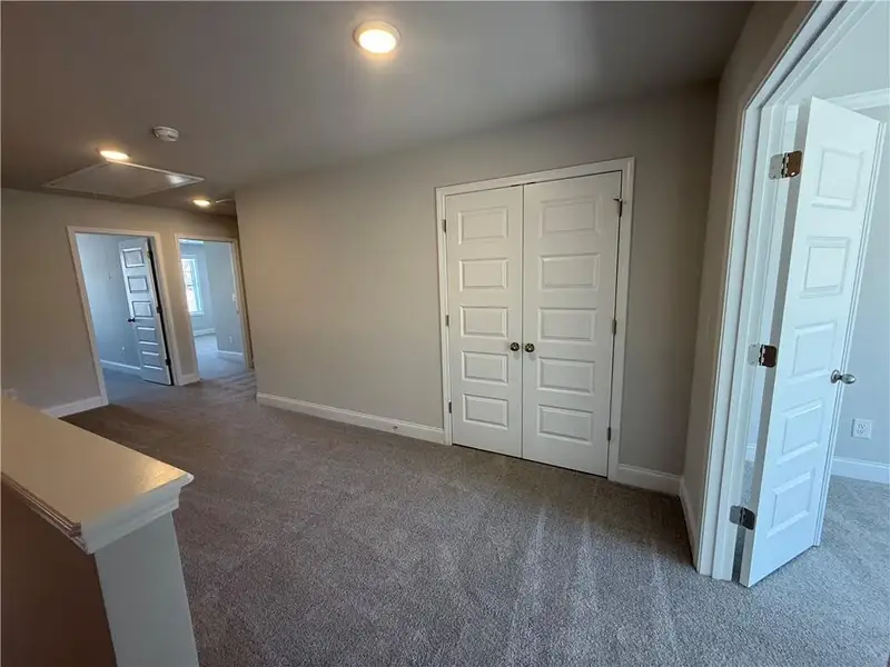 Spacious, unfurnished interior of a new home in Somerset at Riverbrook, Gainesville (Image 11).