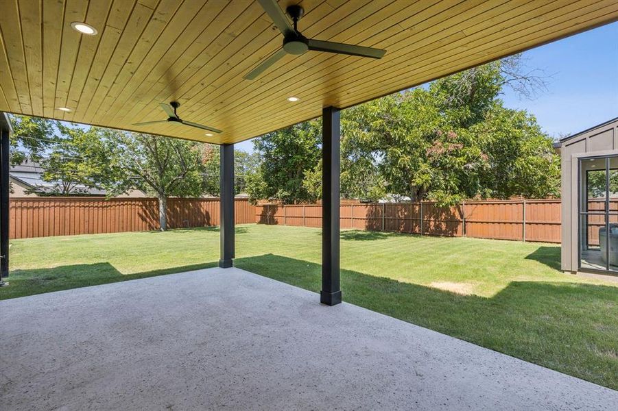 Furnished interior view inside a new home in , Dallas (Image 22).