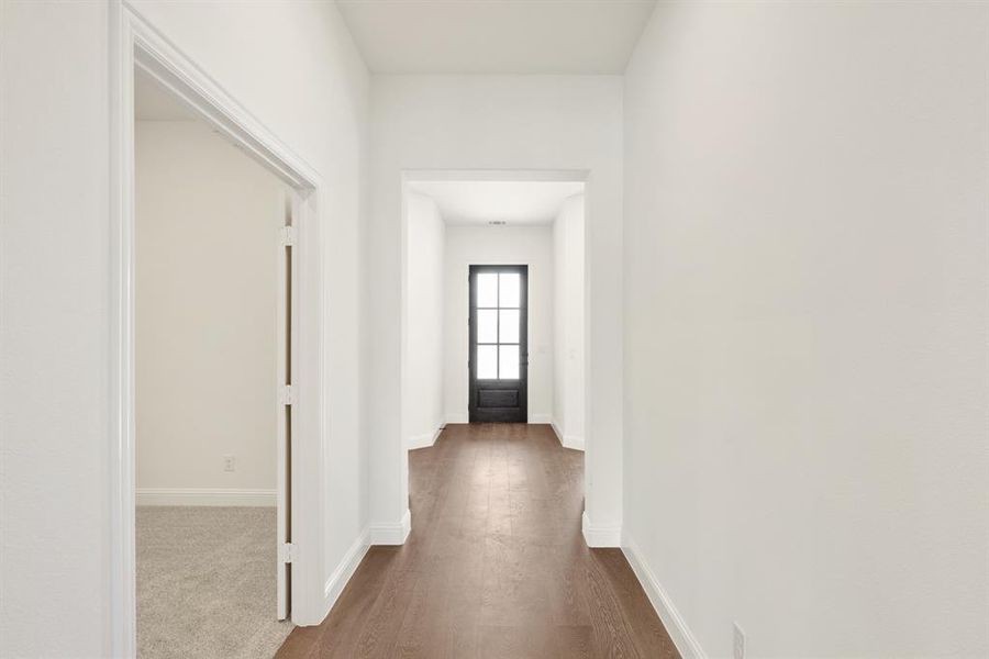 Spacious, unfurnished interior of a new home in Villages of Hurricane Creek, Anna (Image 21).