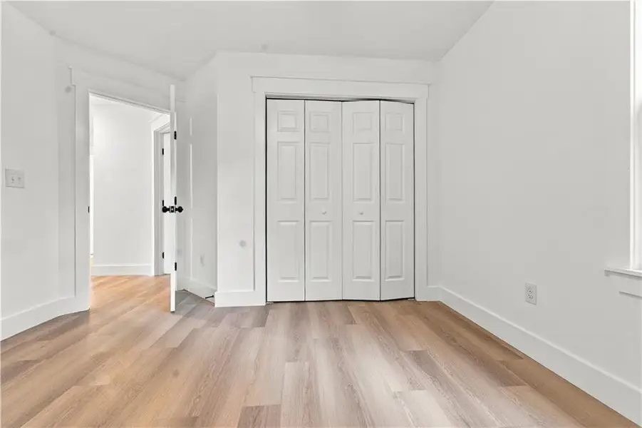 Spacious, unfurnished interior of a new home in , Marietta (Image 14).