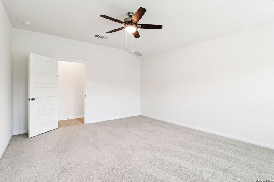Spacious, unfurnished interior of a new home in Lark Canyon, New Braunfels (Image 42).