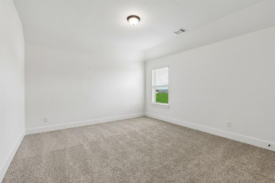 Spacious, unfurnished interior of a new home in Brahman Ranch, Venus (Image 21).
