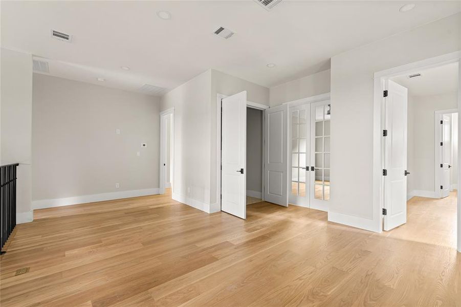 Spacious, unfurnished interior of a new home in , Dallas (Image 22).