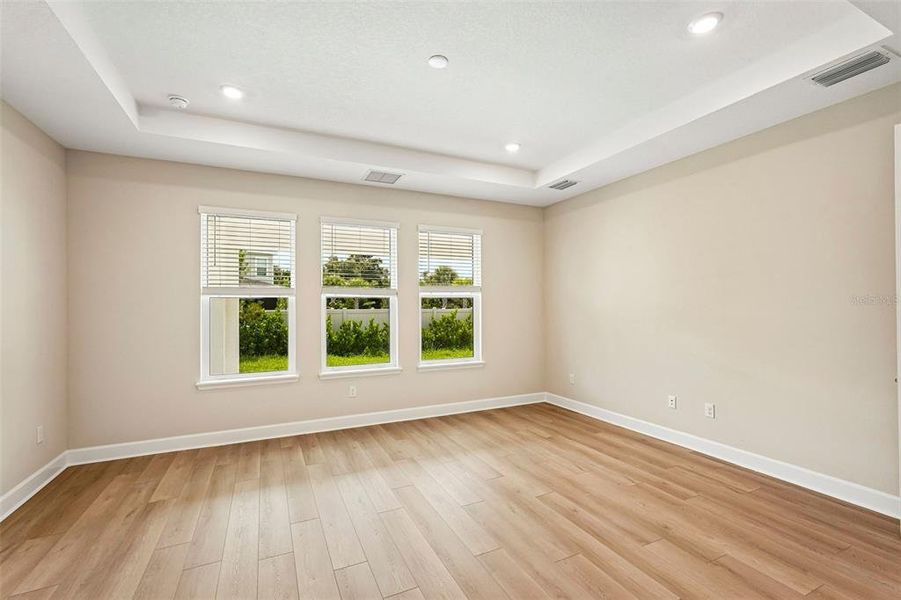 Spacious, unfurnished interior of a new home in Tiburon, Nokomis (Image 39).