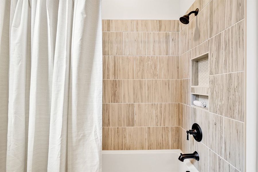 Lumina Island, Guest Bathroom