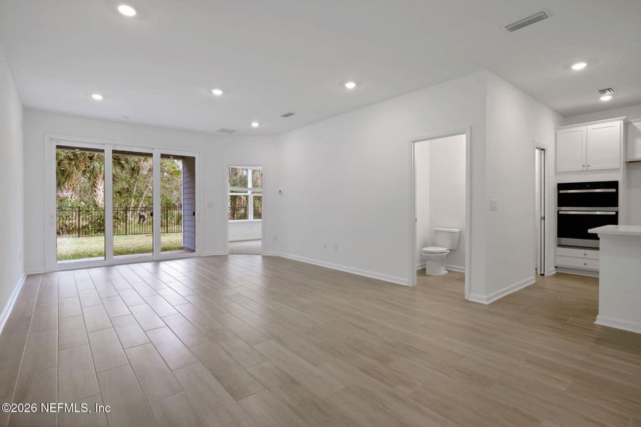 Spacious, unfurnished interior of a new home in The Hammock at Palm Harbor, Palm Coast (Image 18).