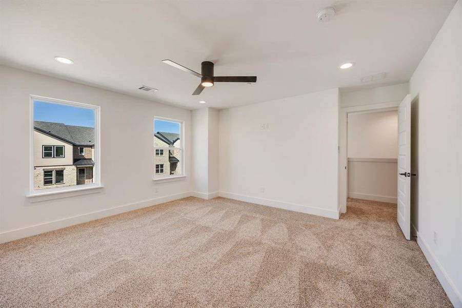 Spacious, unfurnished interior of a new home in , Rowlett (Image 16). Spacious, unfurnished interior of a new home in , Rowlett (Image 16).
