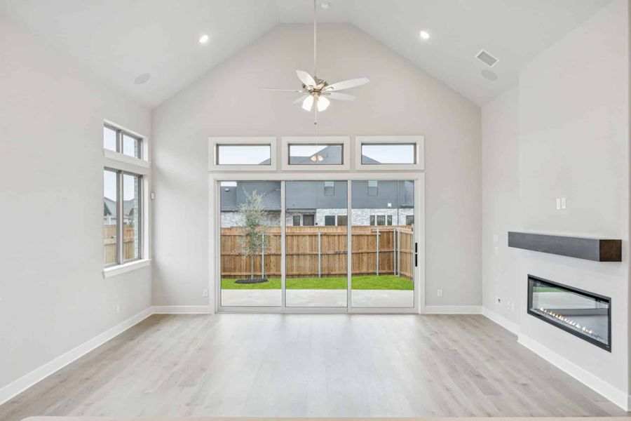 Spacious, unfurnished interior of a new home in The Grove Frisco, Frisco (Image 17). Spacious, unfurnished interior of a new home in The Grove Frisco, Frisco (Image 17).
