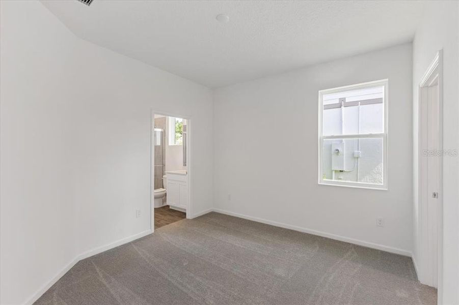 Spacious, unfurnished interior of a new home in Summerbrooke, Mount Dora (Image 6).