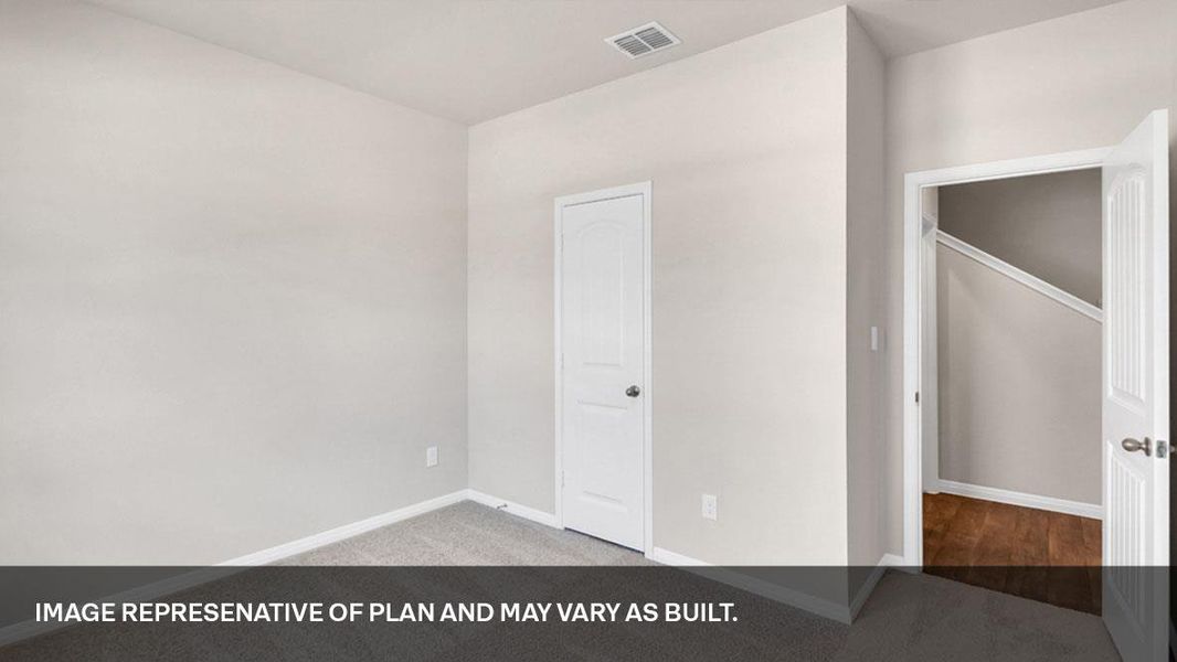 Spacious, unfurnished interior of a new home in Rosenbusch Ranch, Leander (Image 18).