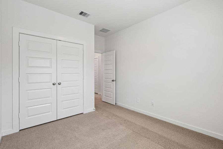 Spacious, unfurnished interior of a new home in Parkway Commons - City Series, Missouri City (Image 21).
