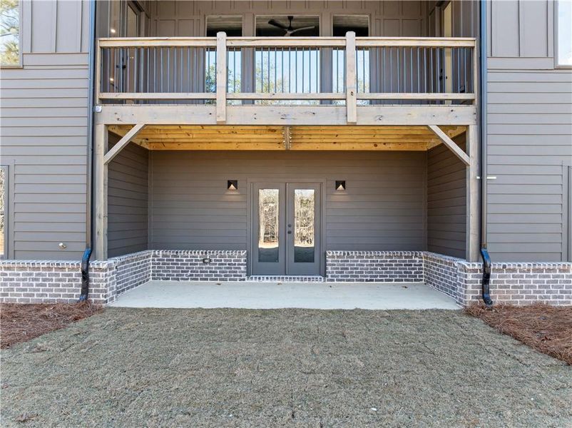 Exterior details and patio area of a home in , Gainesville (Image 26).