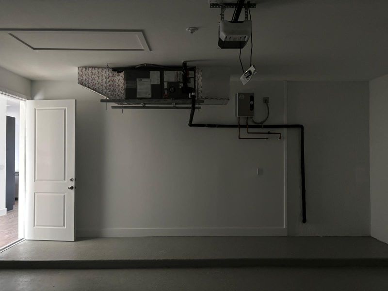 Spacious, unfurnished interior of a new home in , Rotonda West (Image 3).