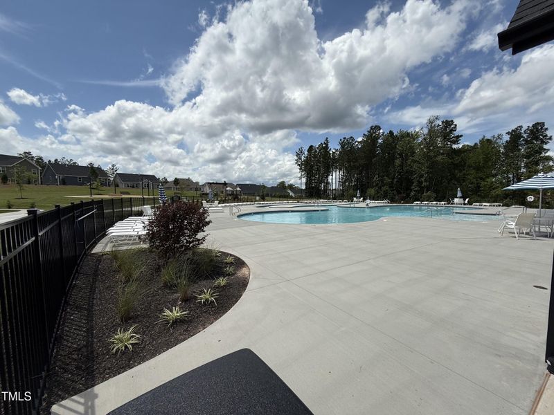 b97e929b-2c9e-4ee7-850d-ef6bdf9044a4