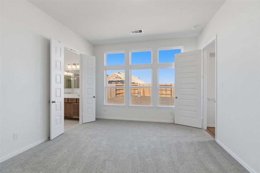 Spacious, unfurnished interior of a new home in Wildrye, Waller (Image 19).