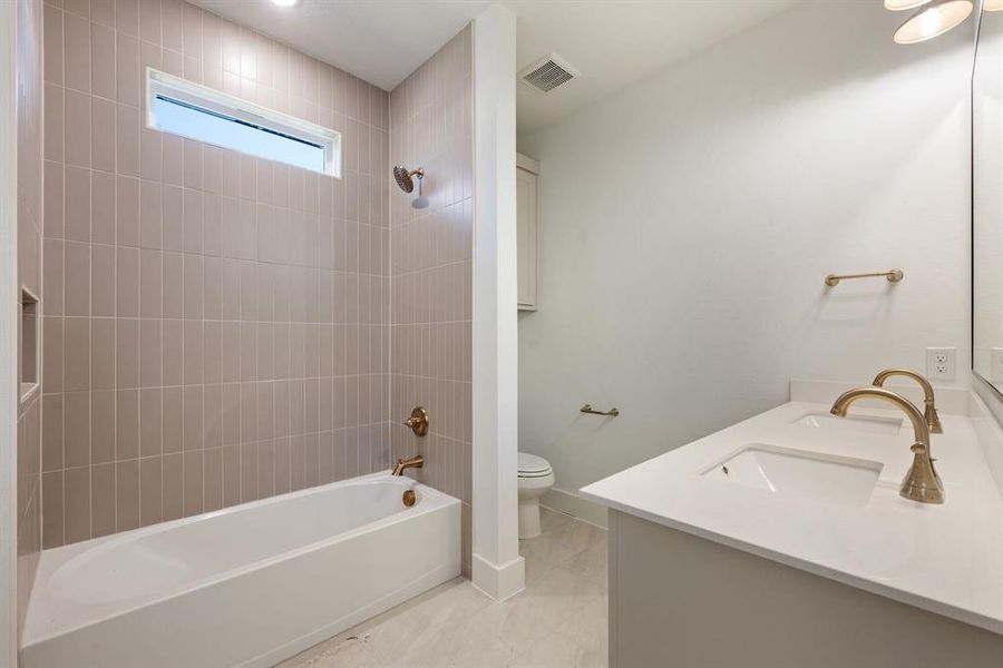 Furnished interior view inside a new home in NorthGlen, Haslet (Image 17).