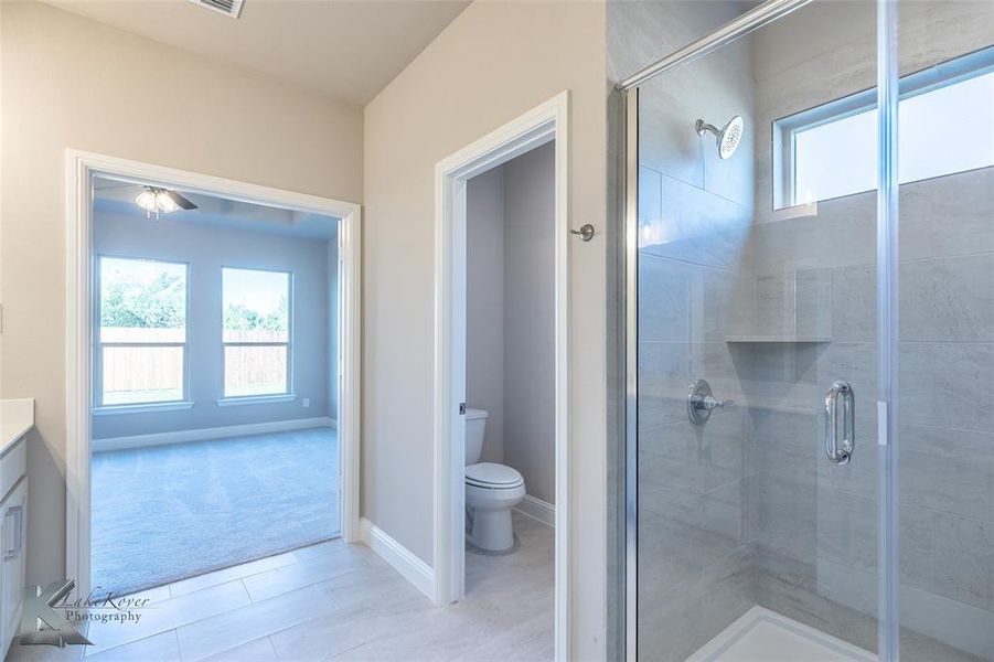 Furnished interior view inside a new home in , Abilene (Image 7).