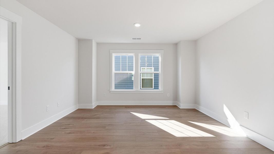 Furnished interior view inside a new home in Harrier Point, Woodruff (Image 19).