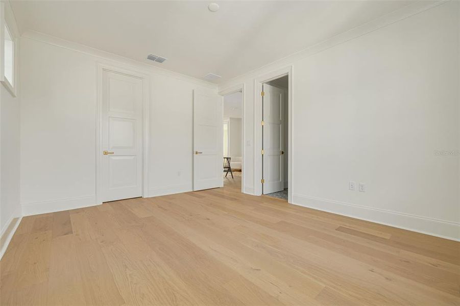 Spacious, unfurnished interior of a new home in , St. Petersburg (Image 48).